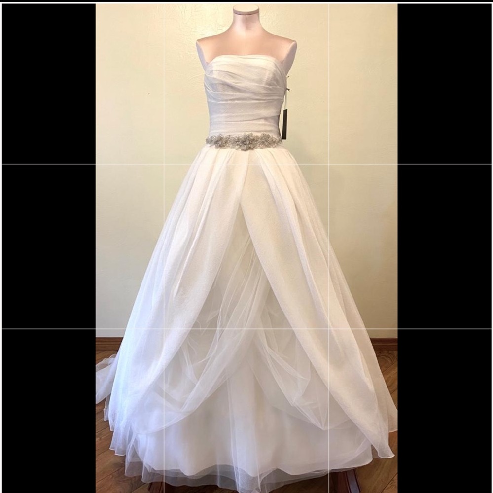 Wedding Dress Vera Wang NEW with original tags! 🔥